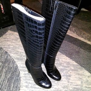 New in Box with tag black Alligator Boots
